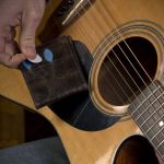 Braithwaite Orpheus: Pick-Toting Wallet For Musicians And Posers Alike