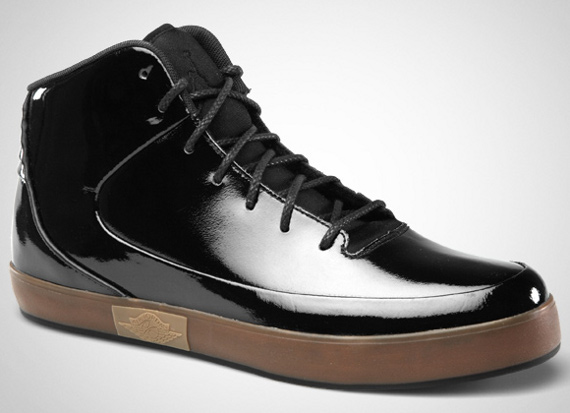 Looks Almost Formal: Jordan V.9 Grown Comes In Patent Leather Upper