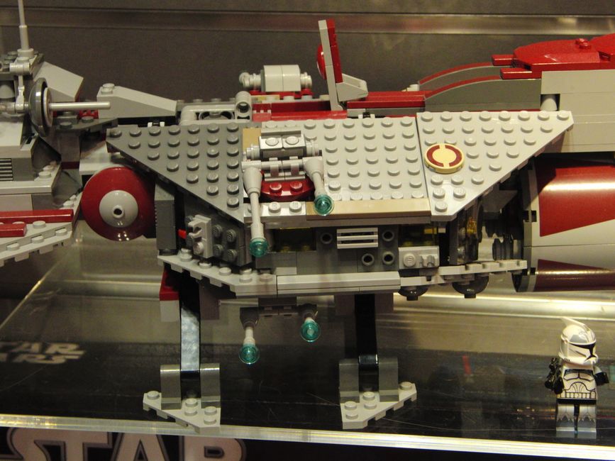 sikkerhedsstillelse Almægtig Afslut Lego Star Wars Republic Frigate 7964 As Seen At Toy Fair 2011