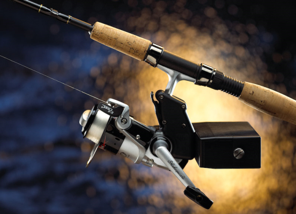 Power Fish'n Hybrid Reel Combines Manual And Automatic Operation