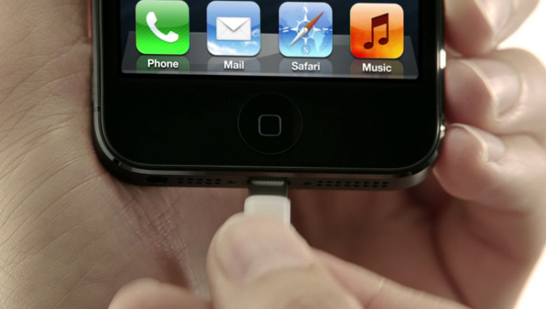 iPhone-5-lightning-dock
