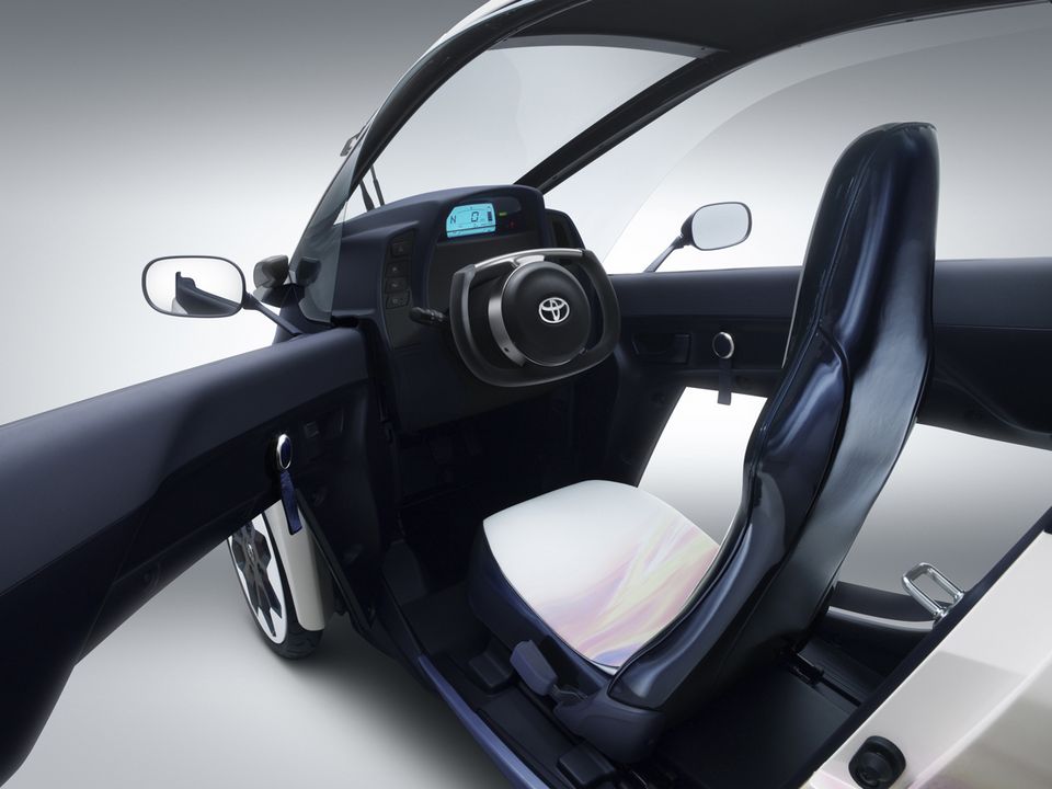 toyota-i-road-ev-concept-7
