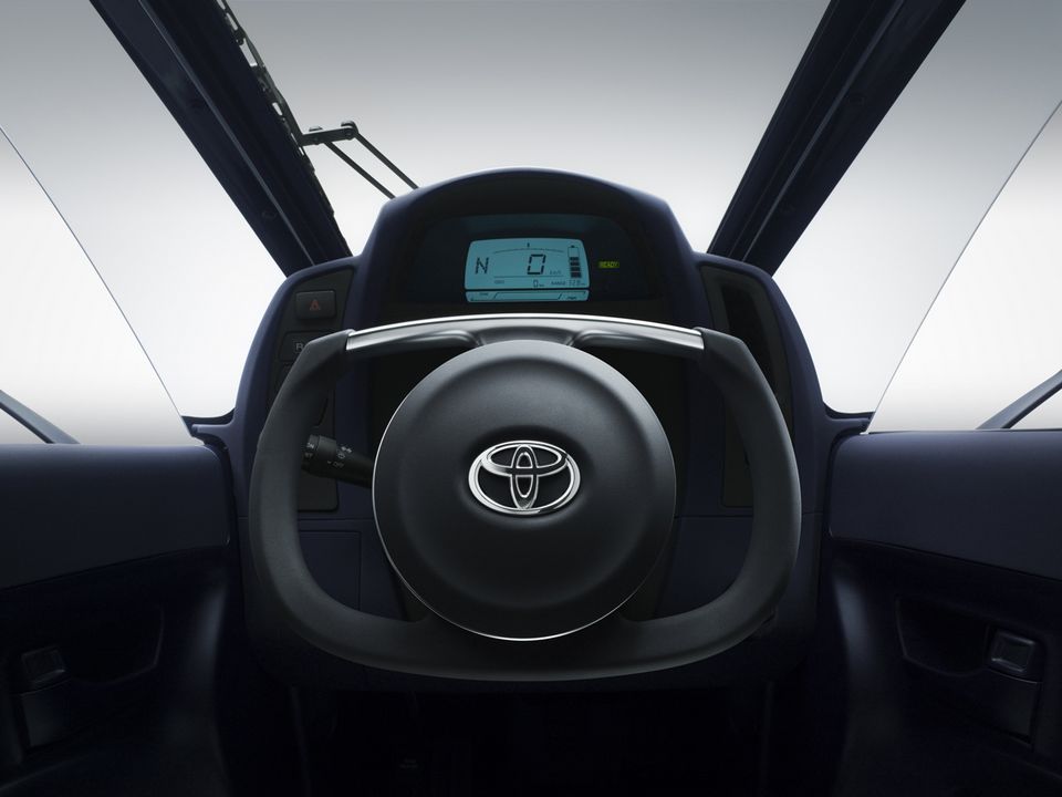 toyota-i-road-ev-concept-9
