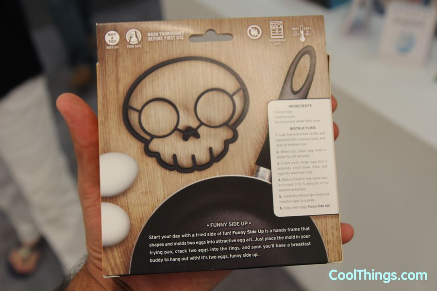 Funny-Side-Up-skull-Egg-Shaper-3