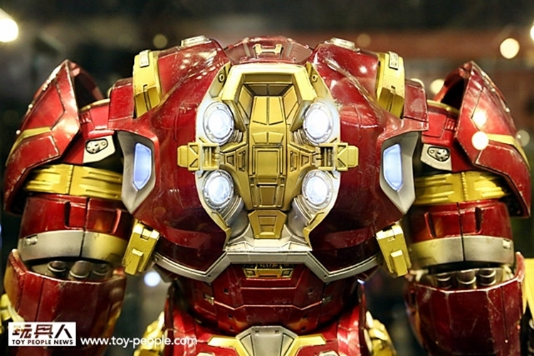 hot-toys-iron-man-hulkbuster-2