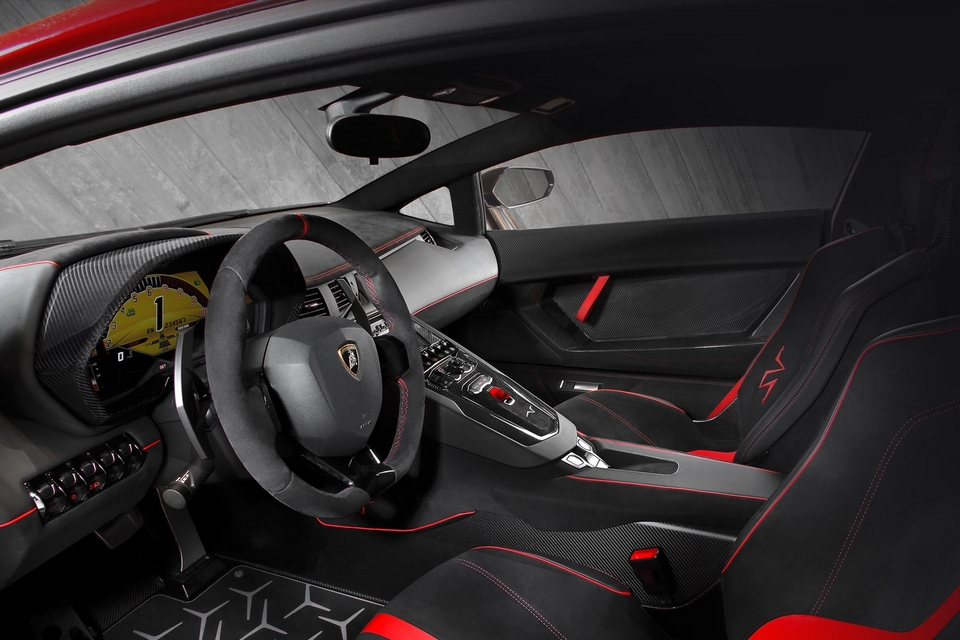 lamborghini-aventador-sv-5