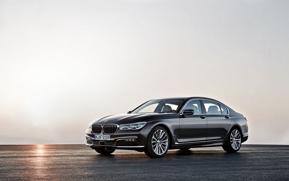 2016-BMW-7-Series-1