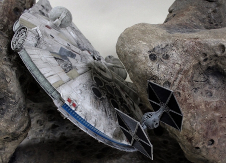falcon-asteroid-chase-2