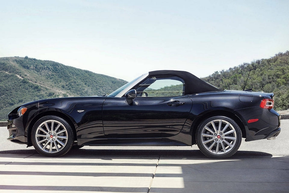2017-fiat-124-spider-3