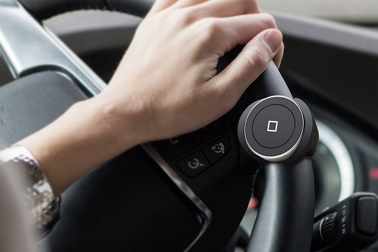 02-satechi-bluetooth-button