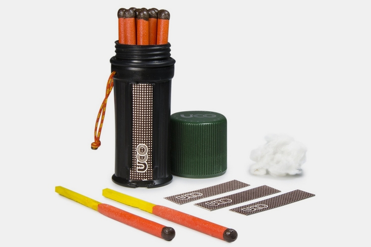 2-UCO-titan-stormproof-match-kit