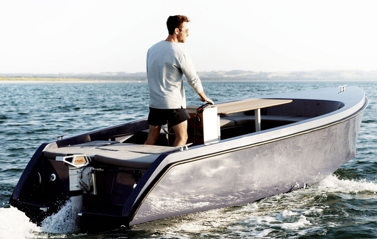rand-picnic-boat-1