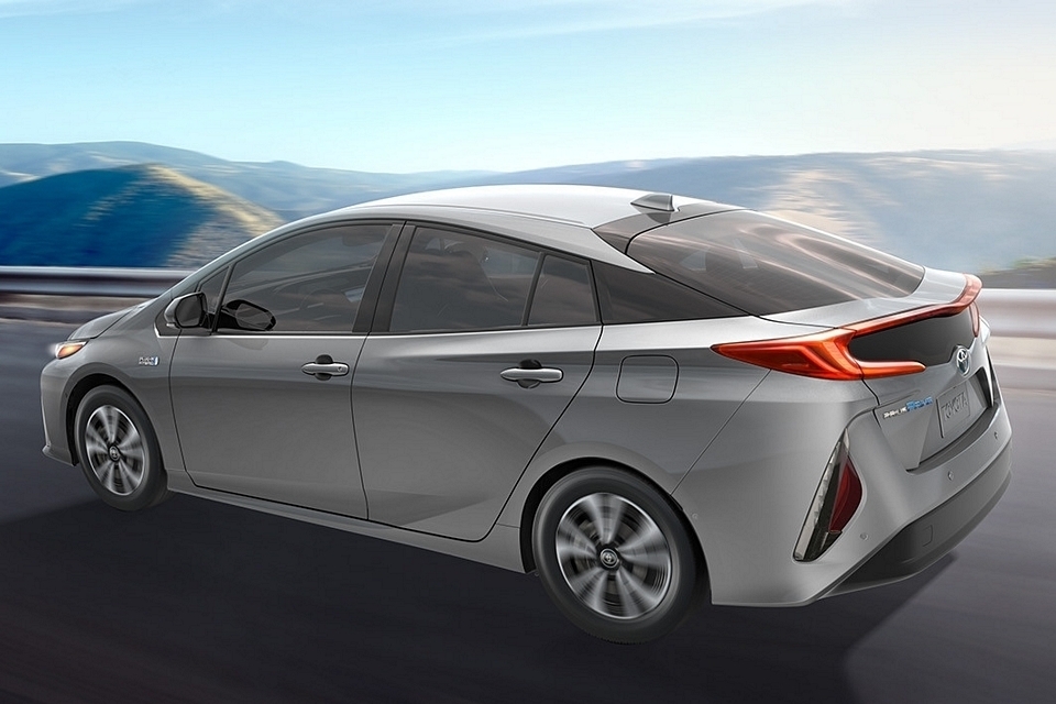 toyota-prius-prime-2