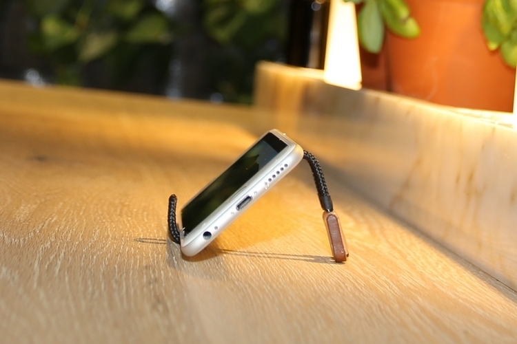 spark-earbud-accessory-3