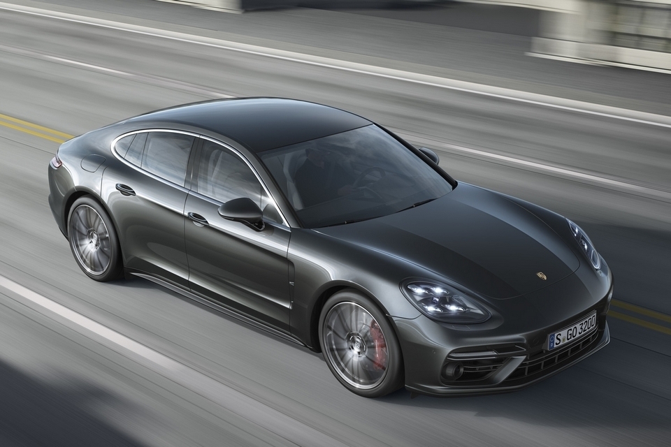 2017-porsche-panamera-2