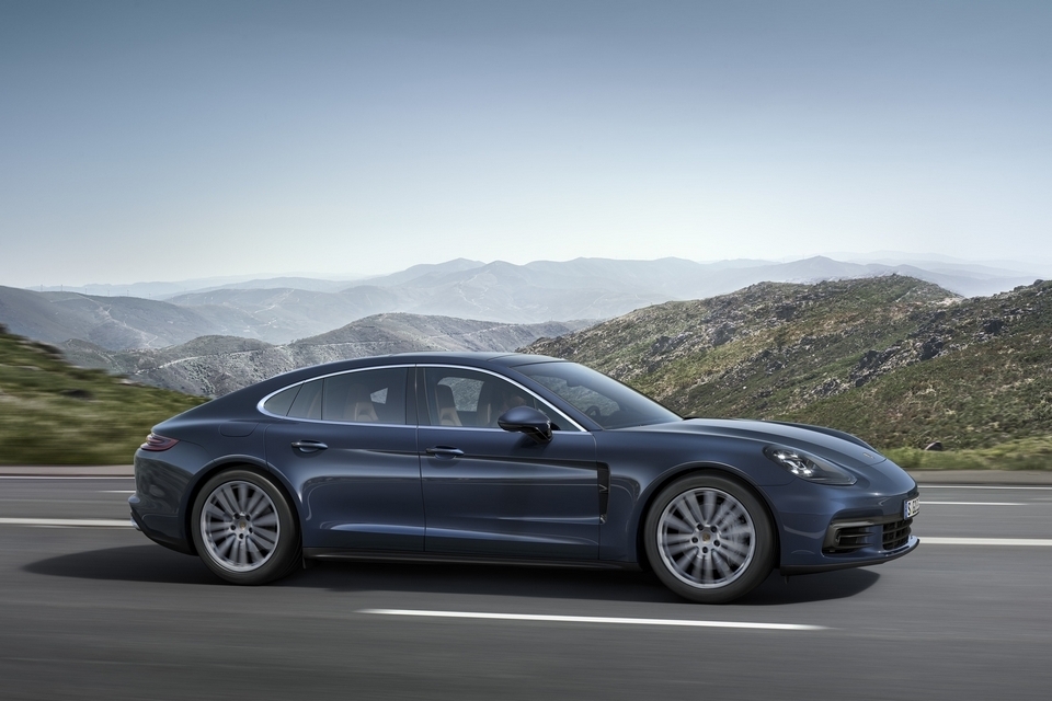2017-porsche-panamera-5