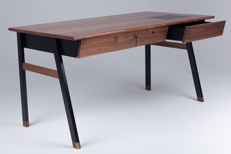 woolsey-agent-desk-2