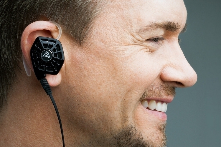 audeze-isine10-in-ear-2