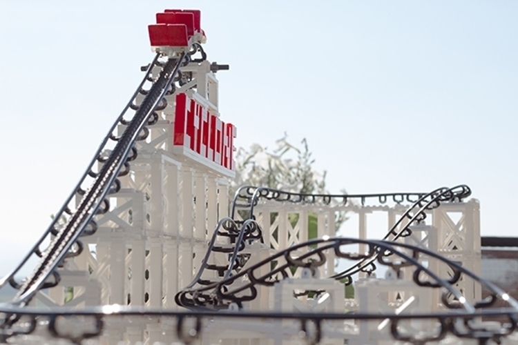cyclone-roller-coaster-model-kit-2