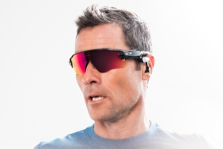 oakley-radar-pace-2