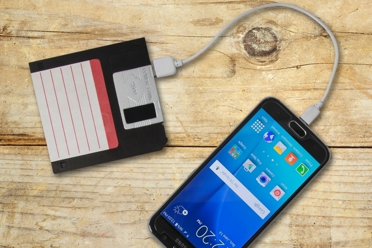 floppy-disc-powerbank-2