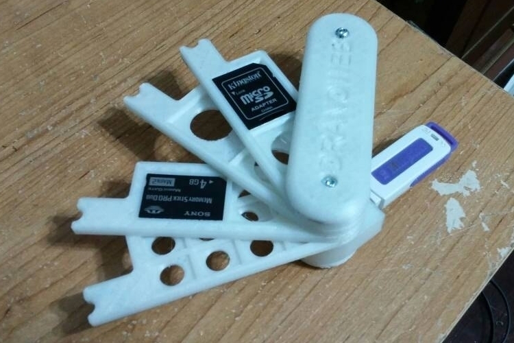 pocket-memory-card-holder-1