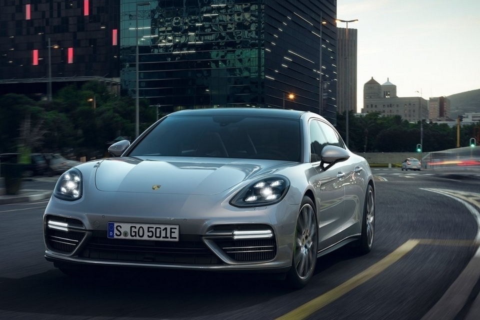 2018-porsche-panamera-turbo-s-e-hybrid-2