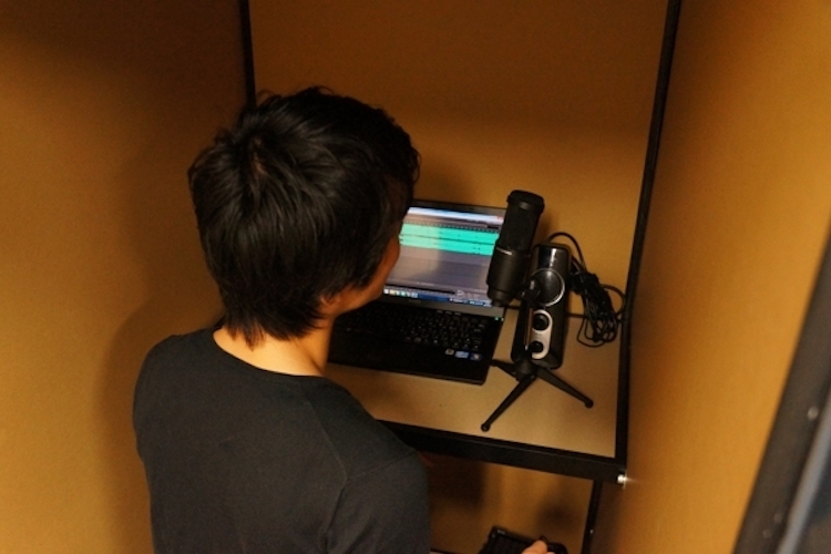 danbocchi-personal-cardboard-studio-2