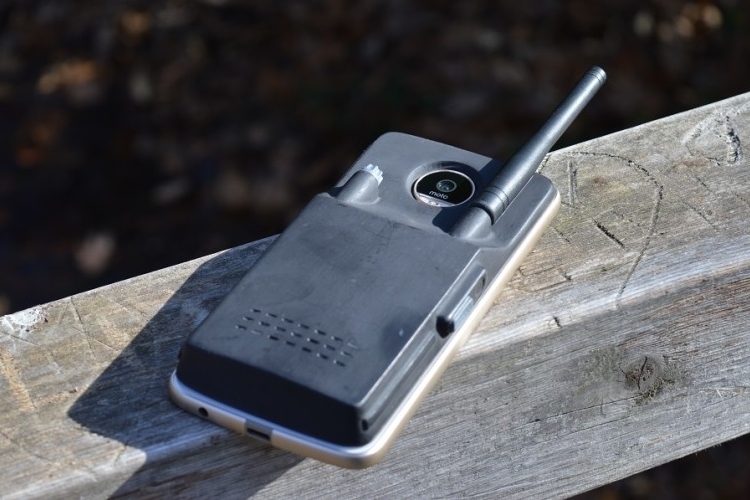 linc-walkie-talkie-moto-z-0