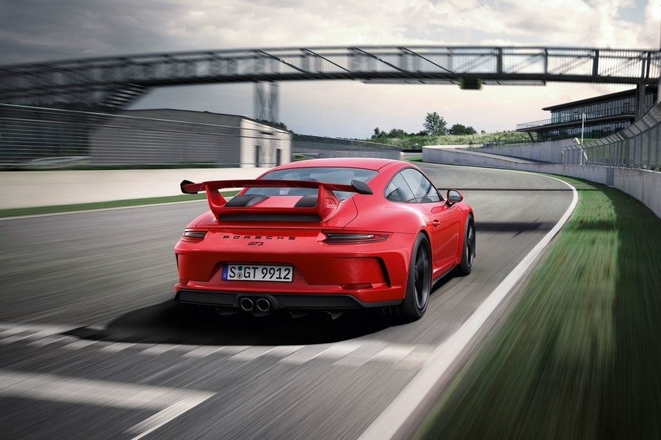 2018-porsche-911-gt3-3
