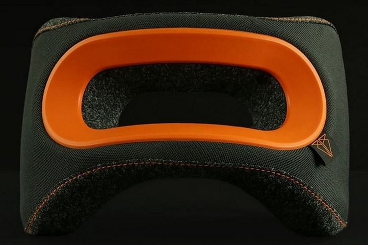 bullrest-travel-pillow-1