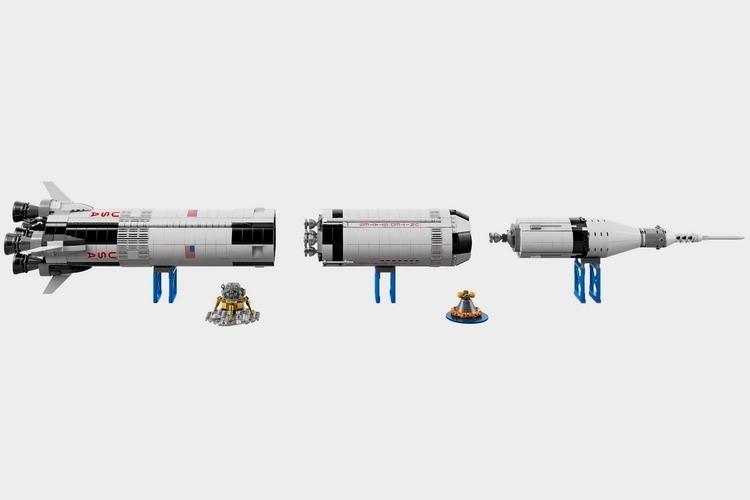 LEGO-ideas-NASA-apollo-saturn-v-1