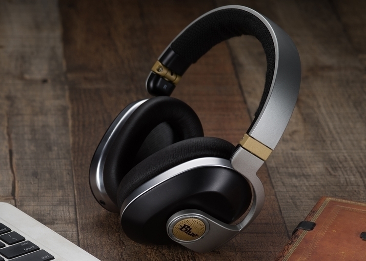 blue-satellite-headphones-2