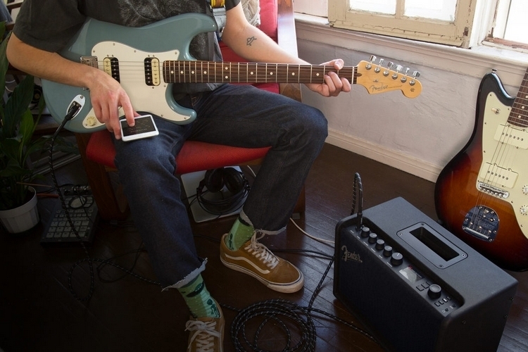 fender-mustang-gt-2
