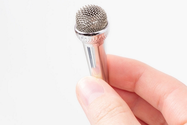 kikkerland-mini-karaoke-microphone-2