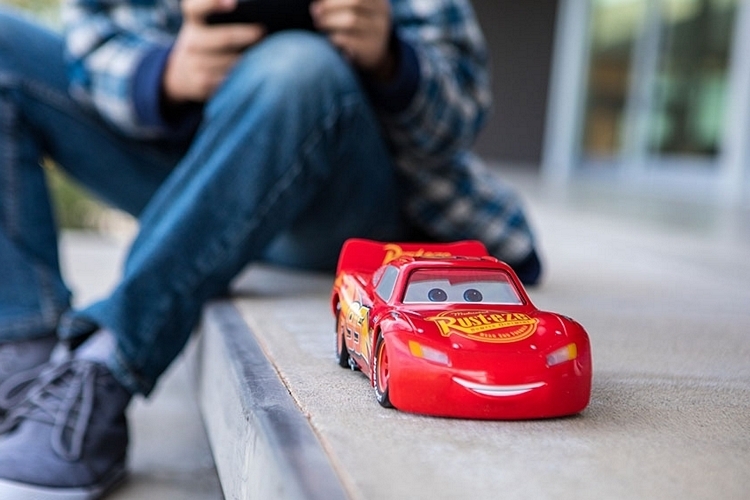 sphero-ultimate-lightning-mcqueen-3