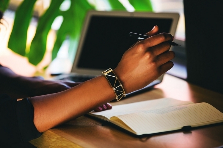 bellafit-fitness-tracker-jewelry-3