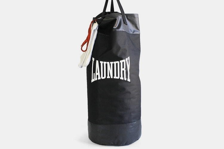Suck UK Wäschesammler Boxsack Punch Bag Laundry 