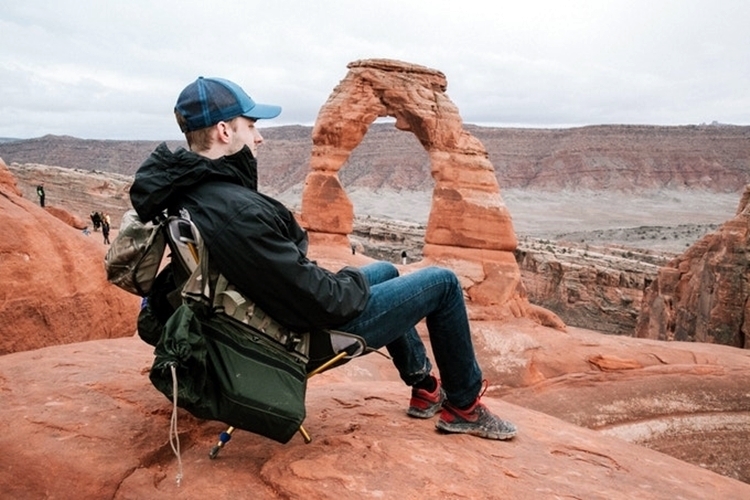 chameleon-backpack-chair-3