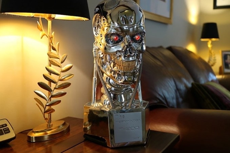 terminator-t800-speaker-3