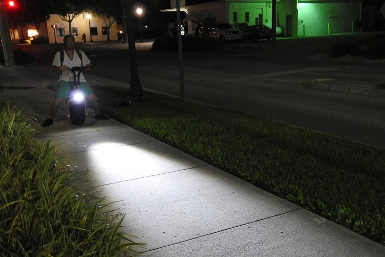 uno-bolt-electric-unicycle-1