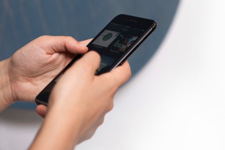 room-one-surface-speaker-4