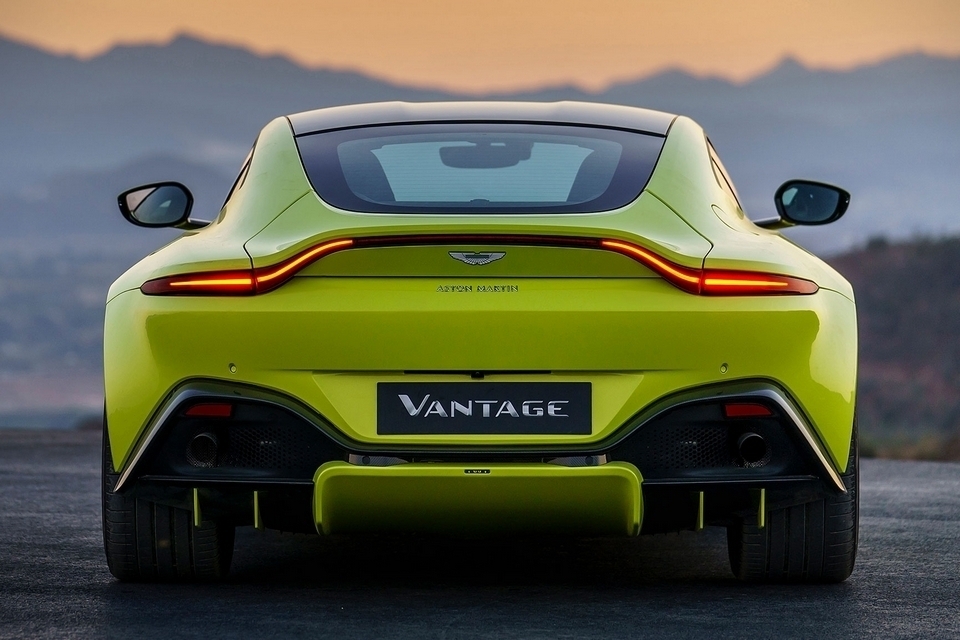 2018-aston-martin-vantage-3