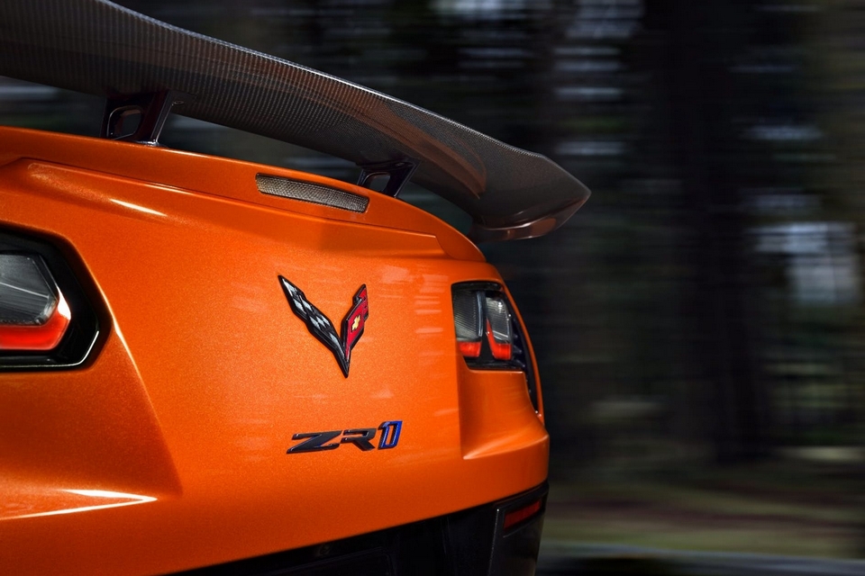 2019-corvette-zr1-4