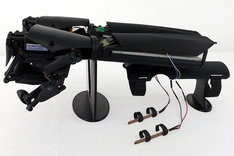 youbionic-double-hands-3