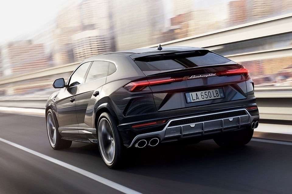 2019-lamborghini-urus-4