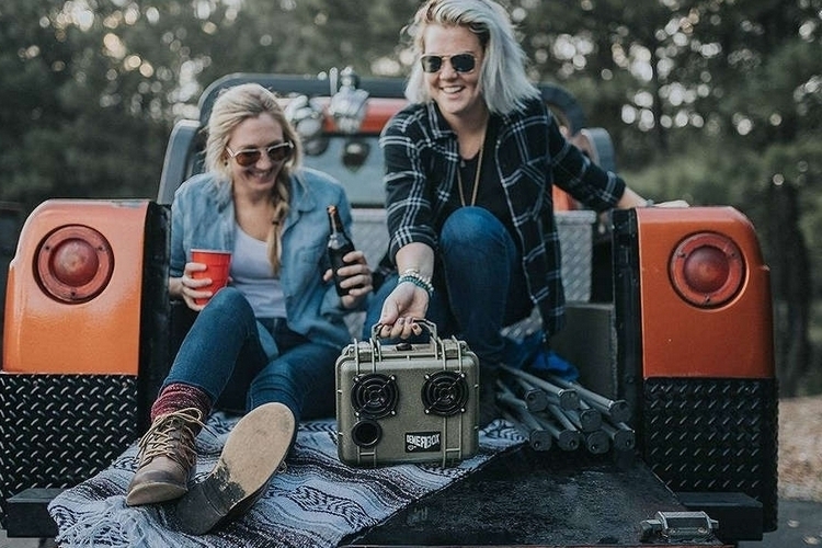 demerbox-portable-bluetooth-speaker-2