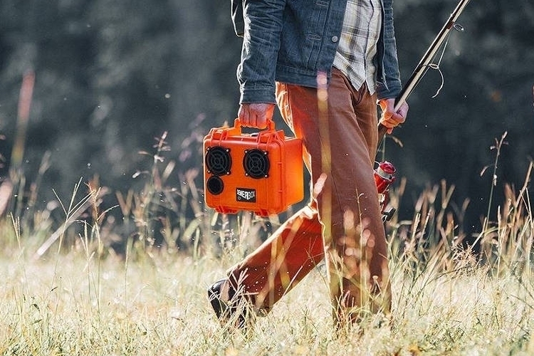 demerbox-portable-bluetooth-speaker-3