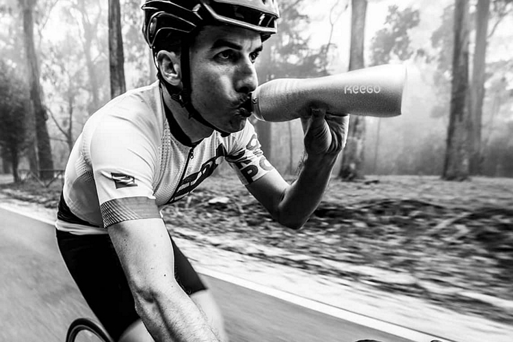 keego-squeezable-metal-water-bottle-3