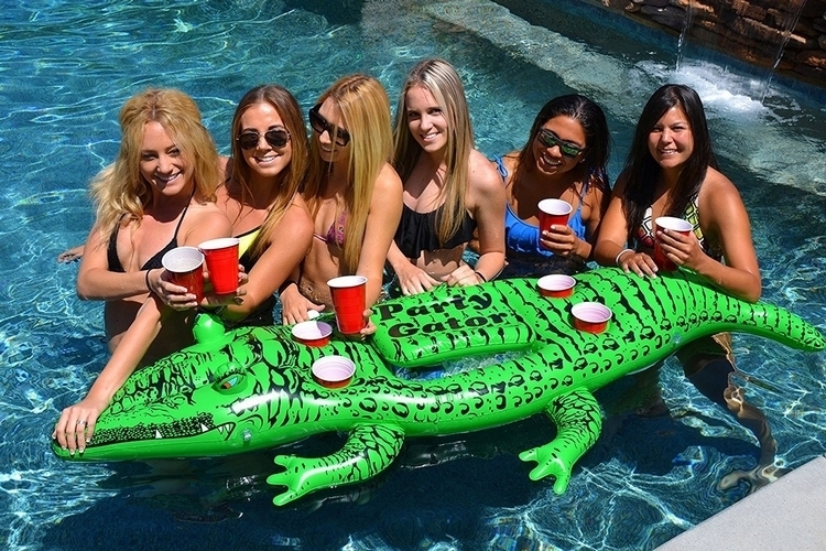 gofloats-giant-party-gator-3
